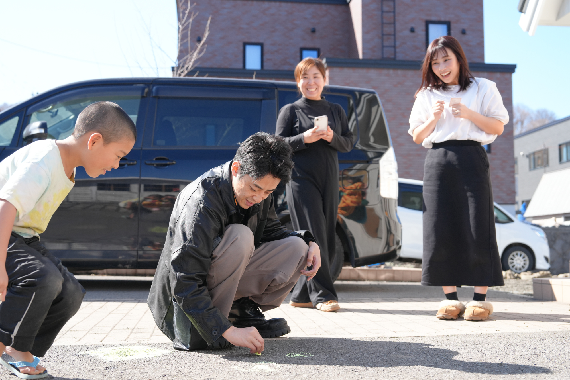 地面にルビッチを描いてくれました